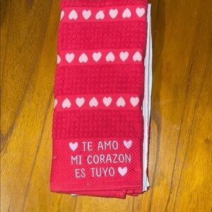 RACHEL Rachel Roy Red Heart Kitchen Towels